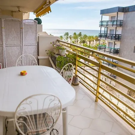Acogedor Apartamento En Primera Linea De Playa Salou Esterno foto